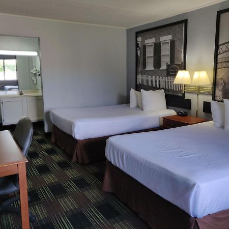 Sprucewood Inn Elyria Exteriör bild