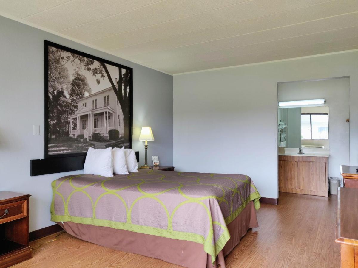 Sprucewood Inn Elyria Exteriör bild