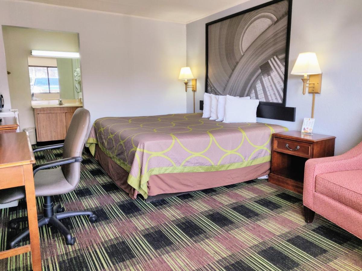 Sprucewood Inn Elyria Exteriör bild
